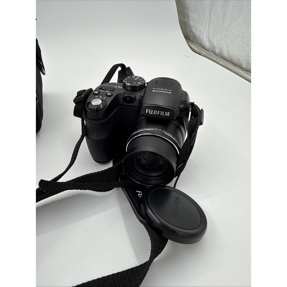 Fujifilm FinePix S1000fd 10.0MP Digital Camera Black - Tested & Working - Picture 2 of 6